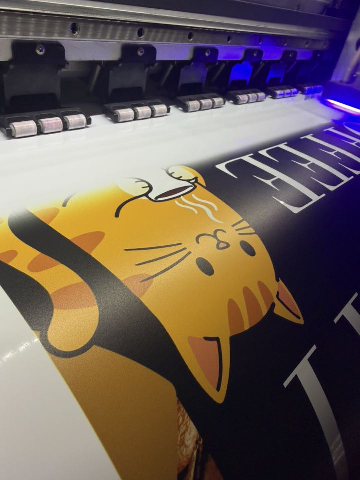 งานพิมพ์สติ๊กเกอร์คมชัด